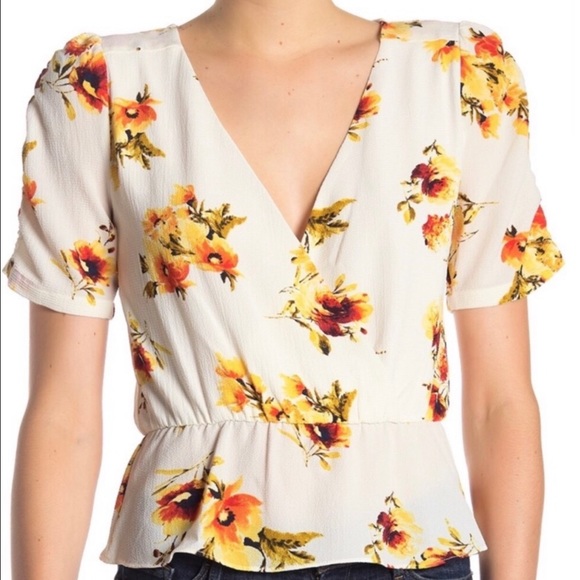 Socialite Tops - Floral blouse